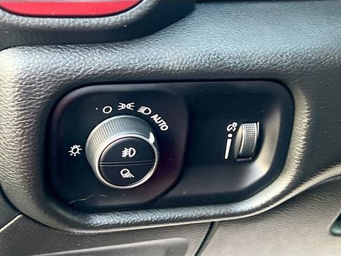 Used 2022 RAM 1500 Rebel AWD/4WD image 11