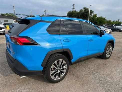 Used 2020 Toyota RAV4 XLE Premium AWD/4WD image 4