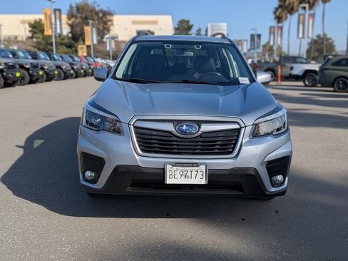 Used 2021 Subaru Forester Premium image 2