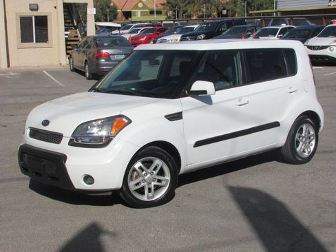 Used 2011 Kia Soul + w/ Audio Pkg image 5