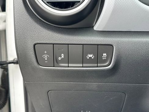 Used 2020 Hyundai Kona SEL image 32