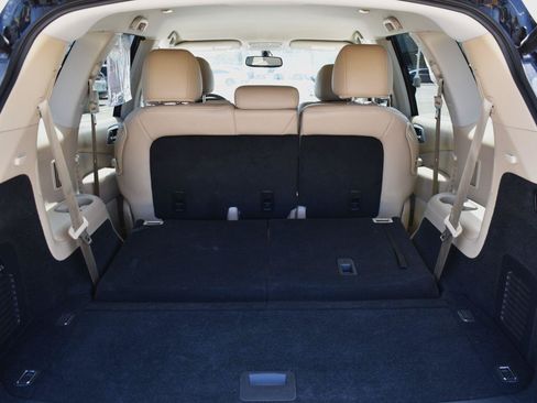 Used 2019 Nissan Pathfinder SL FWD image 18