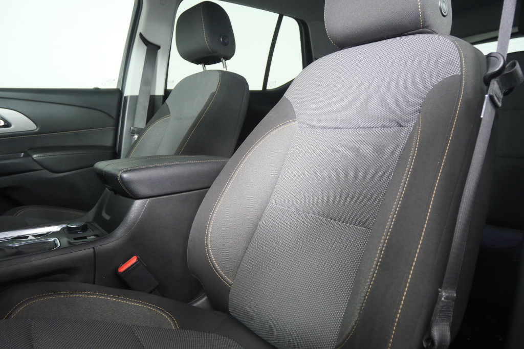 Used 2020 Chevrolet Traverse LS FWD image 10