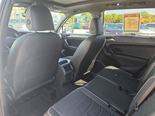 Used 2024 Volkswagen Tiguan SEL R-Line AWD/4WD image 12