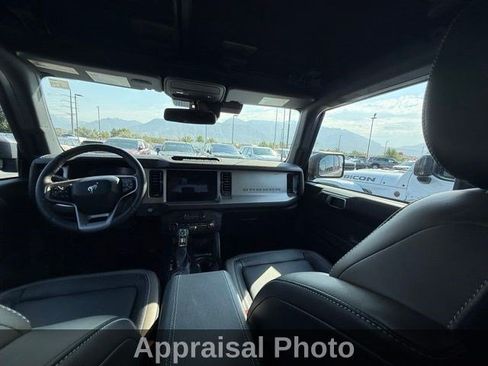 Used 2025 Ford Bronco Outer Banks w/ Sasquatch Package AWD/4WD image 7