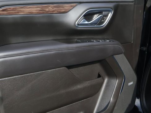 Used 2021 Chevrolet Tahoe Z71 w/ Luxury Package image 18