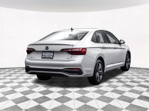 Used 2023 Volkswagen Jetta SE w/ Panoramic Sunroof Package FWD image 12