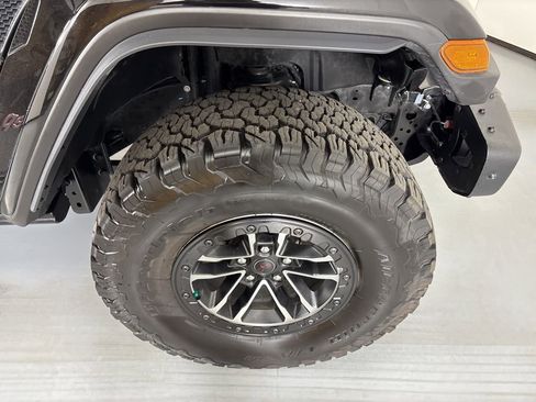 Used 2024 Jeep Wrangler Unlimited Rubicon image 11