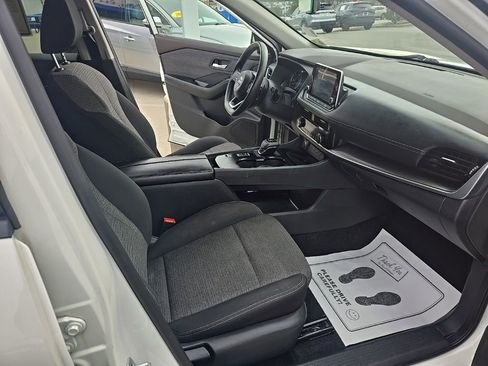 Used 2023 Nissan Rogue SV image 36