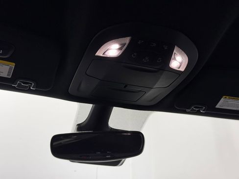 Used 2025 Chrysler Pacifica Select FWD image 32