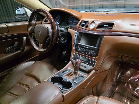 Used 2013 Maserati GranTurismo Sport image 30