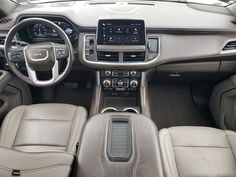 Used 2023 GMC Yukon XL SLT AWD/4WD image 17