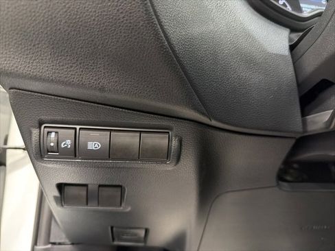 Certified 2023 Toyota Corolla Cross LE image 18