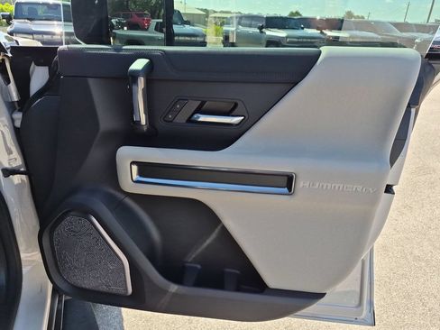 New 2026 GMC Hummer EV 4x4 Crew Cab w/ LPO, Dark Essentials Package image 36