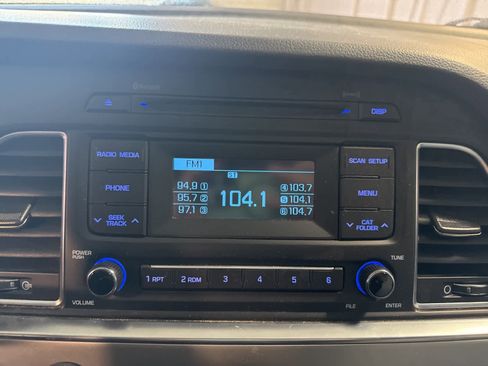 Used 2015 Hyundai Sonata SE image 19