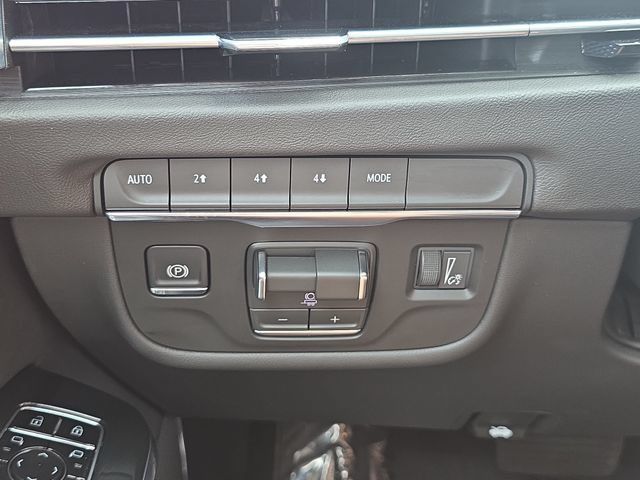 Certified 2026 Cadillac Escalade Sport w/ LPO, Floor Liner Package AWD/4WD image 29