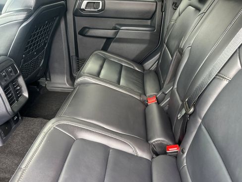 New 2025 Ford Bronco Badlands image 12