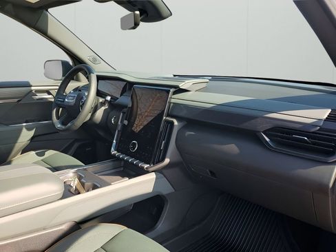 New 2026 GMC Acadia AT4 w/ Luxury Package image 14