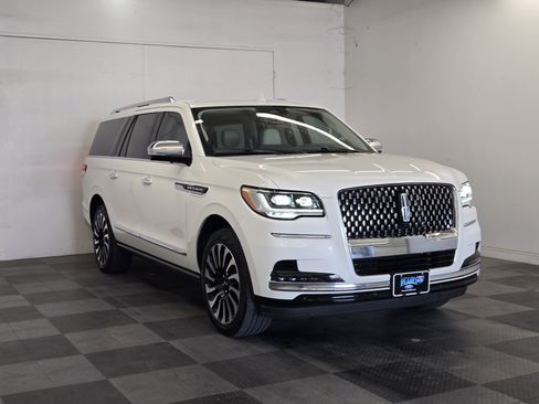 Used 2024 Lincoln Navigator L Black Label AWD/4WD image 2