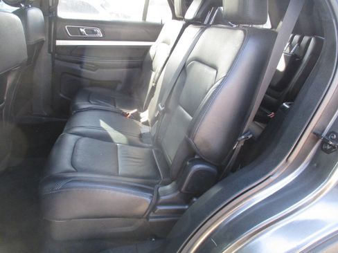 Used 2017 Ford Explorer XLT w/ Equipment Group 202A image 30