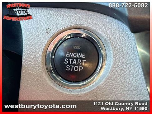 Used 2015 Toyota Sienna XLE w/ XLE Navigation Package image 32