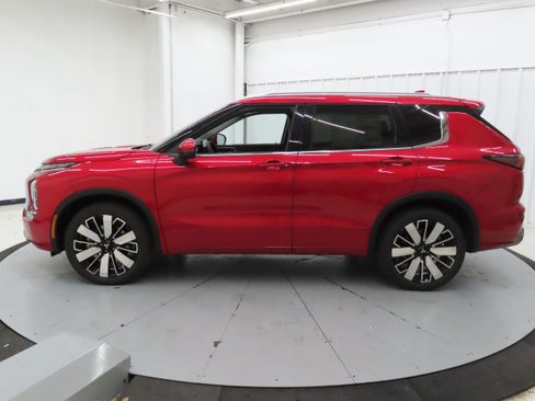 New 2026 Mitsubishi Outlander SEL FWD image 7