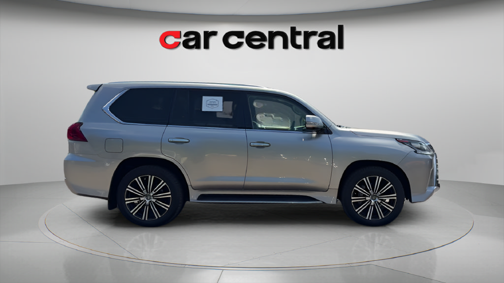 Used 2018 Lexus LX 570 4WD w/ Luxury Package image 6
