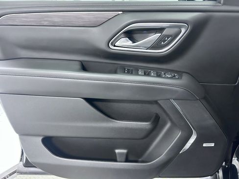 Used 2023 Chevrolet Suburban Z71 w/ Off-Road Capability Package image 5