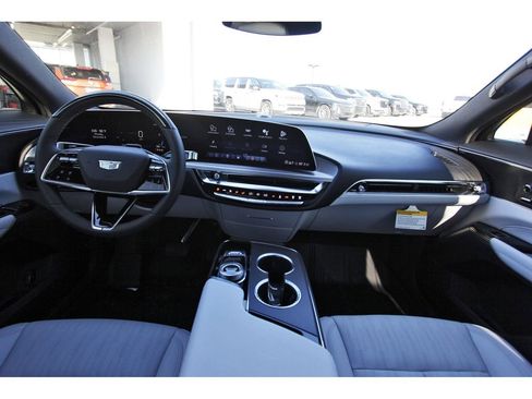 New 2026 Cadillac Lyriq Luxury image 9