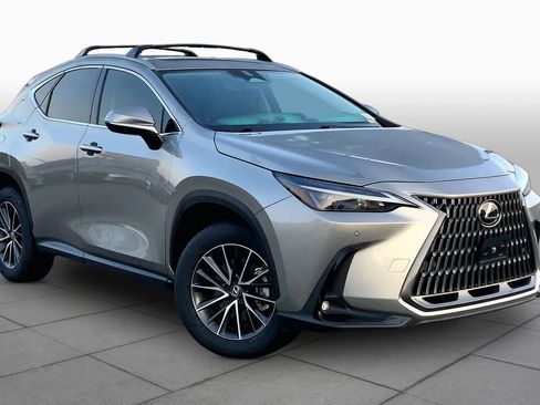 Used 2025 Lexus NX 250 FWD w/ Accessory Package (2T) image 3