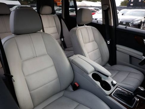 Used 2010 Mercedes-Benz GLK 350 2WD w/ Multimedia Pkg image 21