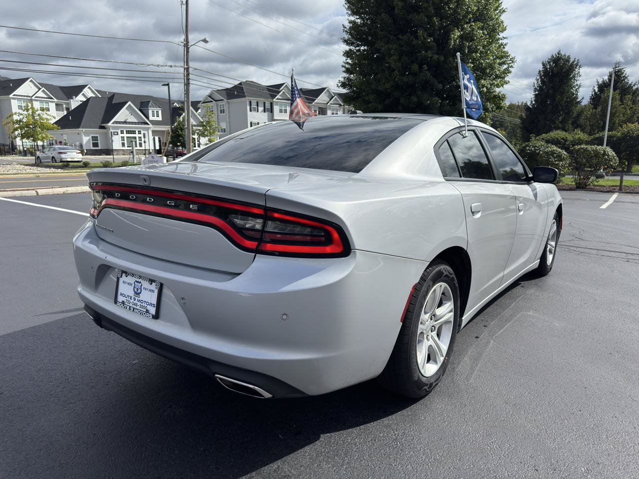 Used 2020 Dodge Charger SXT w/ Leather Interior Group RWD image 6