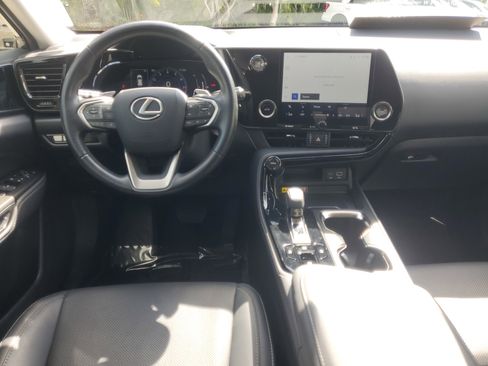 Used 2025 Lexus NX 250 FWD w/ Towing Package (2000 Lbs) image 10