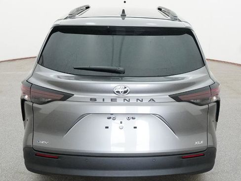 New 2026 Toyota Sienna XLE FWD image 47