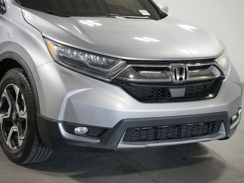Used 2018 Honda CR-V Touring image 4