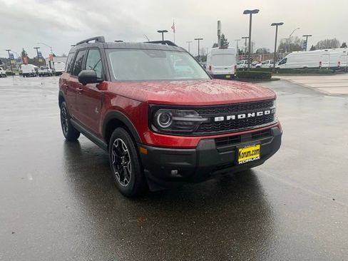 Certified 2025 Ford Bronco Sport Outer Banks w/ Outer Banks Tech Package+ image 9