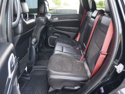 Used 2020 Jeep Grand Cherokee SRT image 33