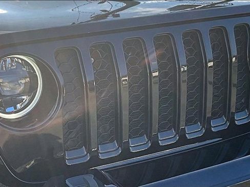 Used 2023 Jeep Gladiator Overland image 30