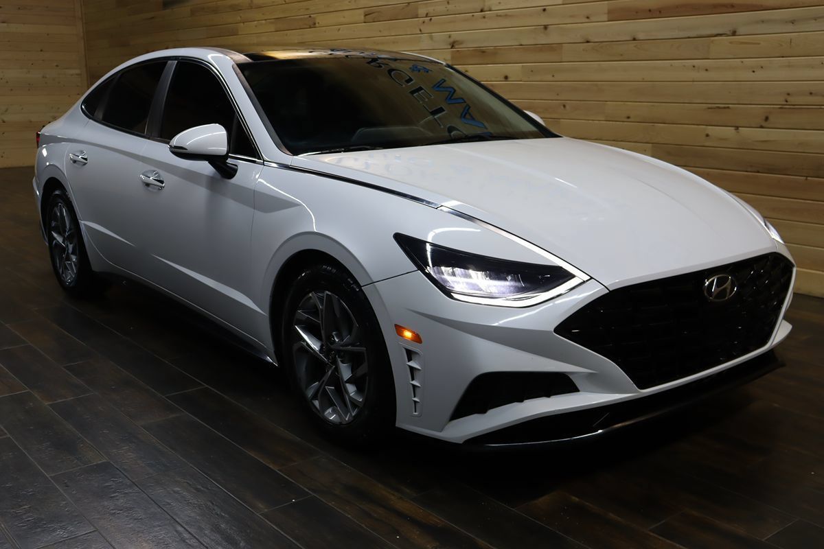 Used 2020 Hyundai Sonata SEL w/ Convenience + Sunroof Package FWD image 2