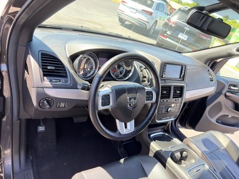 Used 2019 Dodge Grand Caravan GT w/ Safety Sphere Group FWD image 18