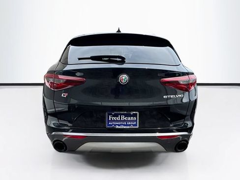 Used 2023 Alfa Romeo Stelvio Ti AWD/4WD image 8