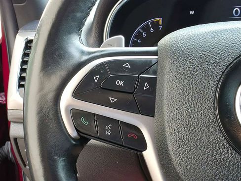 Used 2017 Jeep Grand Cherokee Altitude image 16