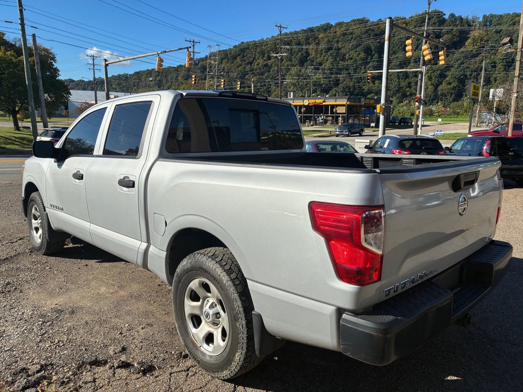 Used 2017 Nissan Titan S AWD/4WD image 4