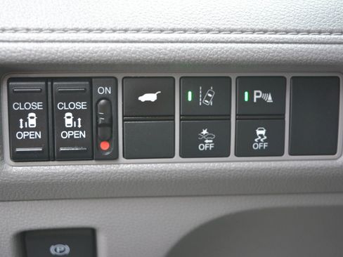 Used 2020 Honda Odyssey Elite image 31