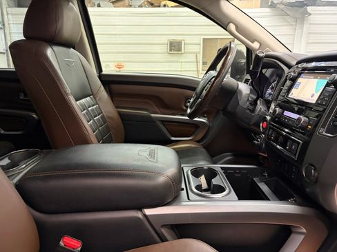 Used 2017 Nissan Titan Platinum Reserve AWD/4WD image 23