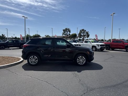 Used 2023 Chevrolet TrailBlazer LS FWD image 5