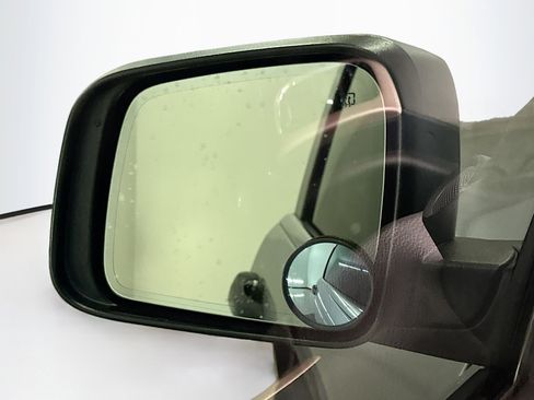 Used 2016 Jeep Grand Cherokee Limited image 16