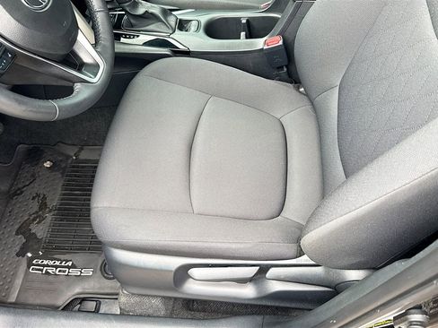 Used 2024 Toyota Corolla Cross LE FWD image 21