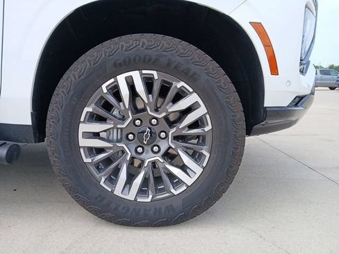 Certified 2026 Chevrolet Tahoe Z71 w/ Comfort Package AWD/4WD image 10