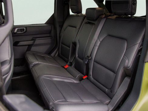 Used 2025 Ford Bronco Big Bend w/ Black Diamond Package AWD/4WD image 7